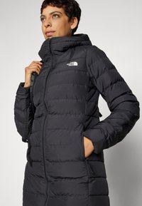 The North Face ACONCAGUA - Dunkåpe / -frakk - black