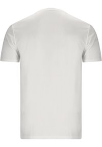 Hvid kortærmet t-shirt lavet af blødt stof, med rund hals og en simpel, glat tekstur uden yderligere mønstre eller detaljer.