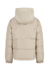 Beige wadejack met een afneembare capuchon, horizontale baffles, elastische manchetten en een gladde, waterafstotende textuur. Achteraanzicht.