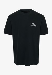 Camiseta negra de manga corta con texto blanco que dice "Eric's Skate Shack Santa Monica Boulevard" en el pecho, parte superior izquierda.
