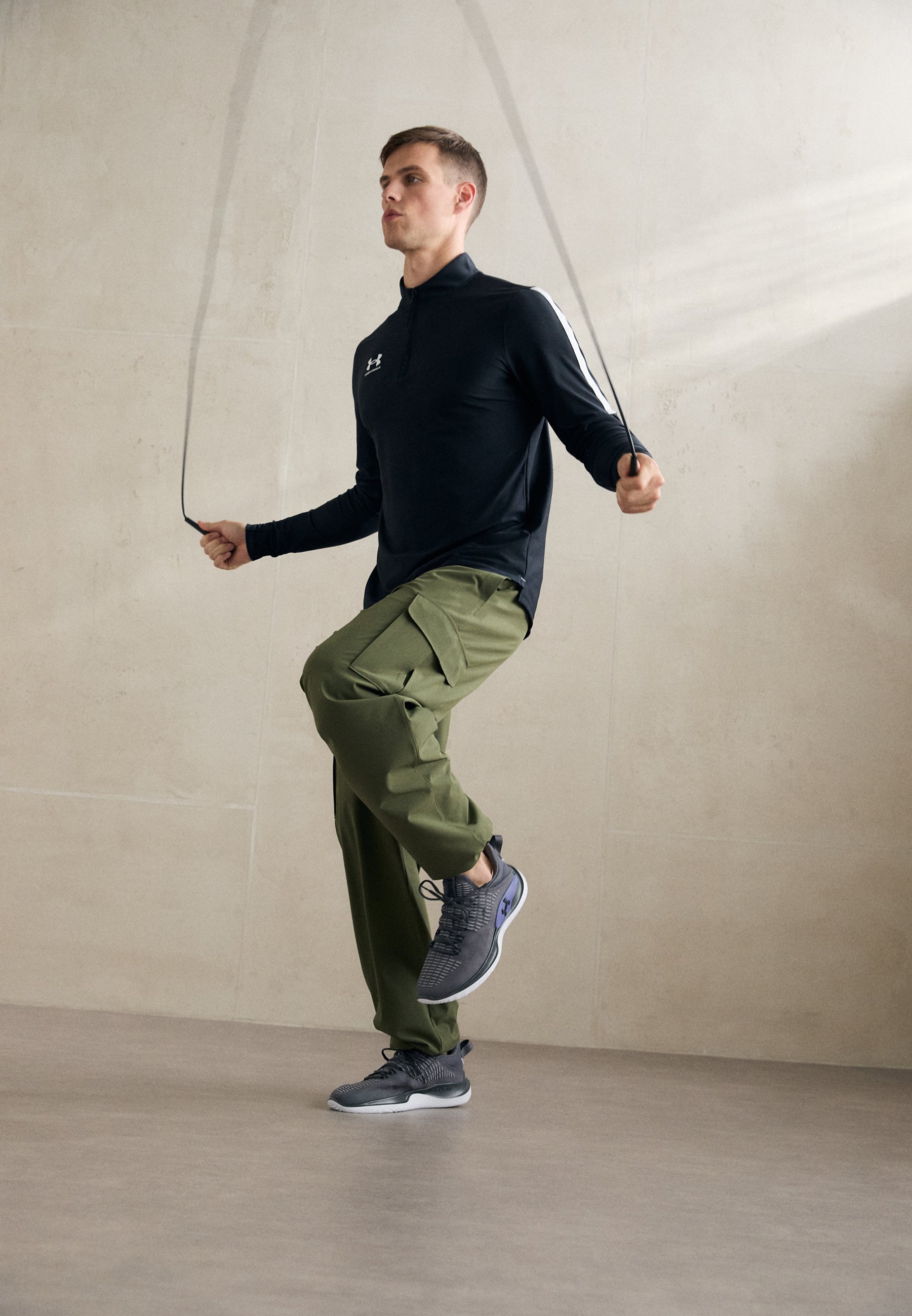 Under Armour FLOW DYNAMIC - Road running shoes - castlerock