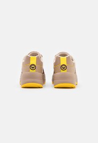 Scotch & Soda CELEST  - Trainers - braun
