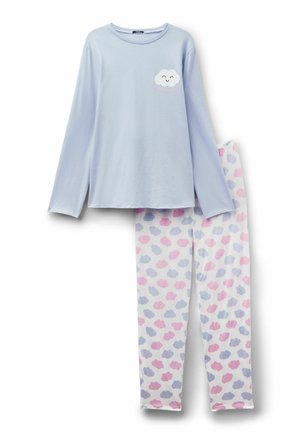 Hellblaues Langarmshirt mit lachendem Wolkengrafik, kombiniert mit weißen Hosen mit pinken, blauen und lila Wolkenmustern.