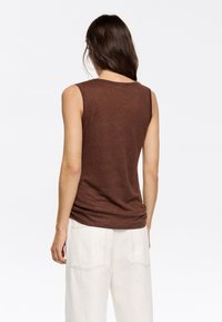 Bimba Y Lola Topp - marron oscuro