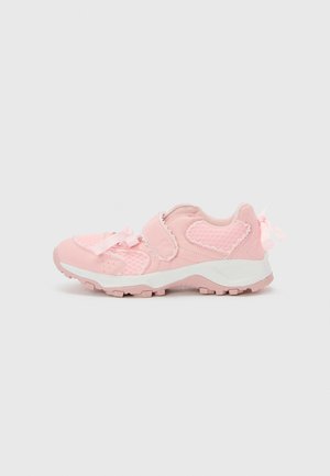 Matalavartiset tennarit - pink