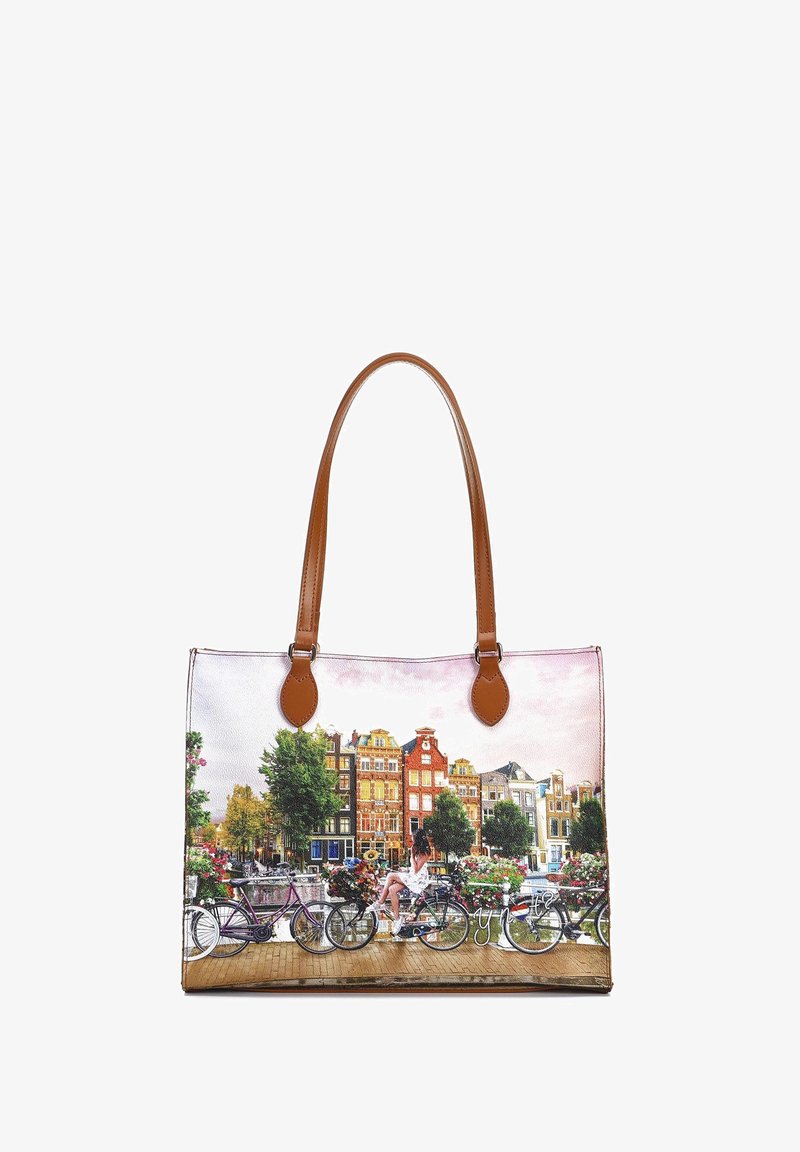 Borsa a tracolla con una scena stampata di edifici colorati e biciclette. Presenta manici in finta pelle marrone e una forma rettangolare.