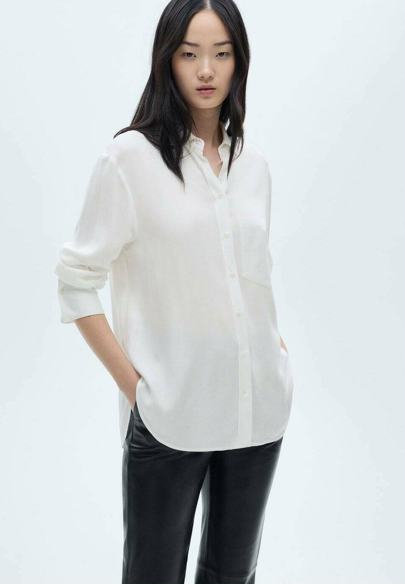 Mango Blúzka so zapínaním na gombíky - off-white