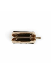 Portafoglio in faux pelle beige con dettagli in oro sulla cerniera. L'interno presenta due scomparti e una piccola fessura per carte. Esterno texturizzato con fodera liscia.