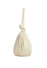 Borsa in pelle color crema di forma arrotondata, con manici superiori annodati e dettagli plissettati. Texture liscia senza accessori in metallo visibili.