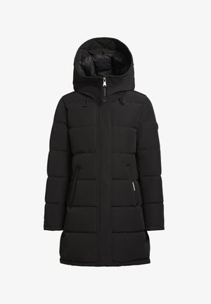 Abrigo de invierno acolchado negro con un alto cuello, gran capucha y bolsillos frontales, diseñado para brindar calor y protección contra el frío.