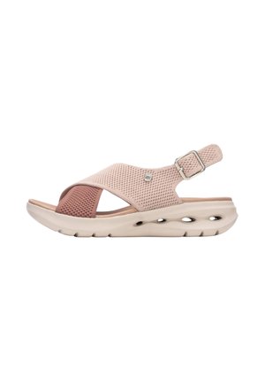 Sandalo in rete rosa e beige con punta aperta, cinturino regolabile alla caviglia e suola imbottita con fori di ventilazione.