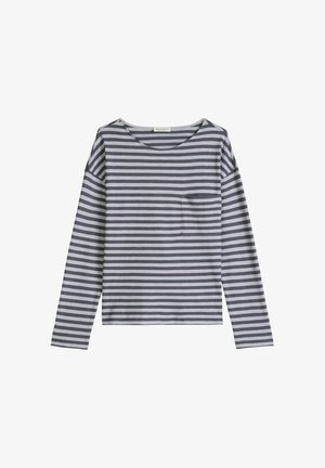 Langärmeliges, graues und weißes Shirt mit horizontalen Streifen, rundem Ausschnitt und einer kleinen Brusttasche auf der linken Seite.