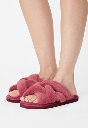 KNOT - Slippers - berry sorbet