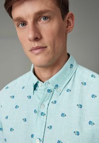 Next SHORT SLEEVE REGULAR FIT - Marškiniai - green