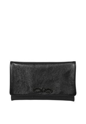 Schwarze Lederclutch mit subtiler strukturierter Oberfläche und einer kleinen dekorativen Schleife auf der Frontklappe.