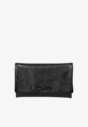 Schwarze Lederclutch mit subtiler strukturierter Oberfläche und einer kleinen dekorativen Schleife auf der Frontklappe.