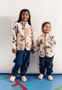 Liewood - NOLAN JACKET UNISEX - Winterjas - cherry heart/sandy Miniatuurafbeelding 1