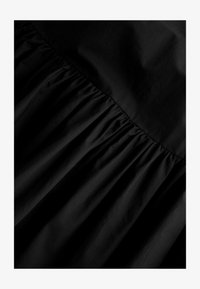 Selected, black
