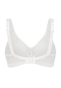 Soutien-gorge sans fil blanc avec un dos en mesh doux, des accents en dentelle florale, des bretelles réglables et une fermeture à crochet et œil pour le confort et le soutien.