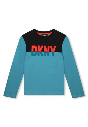 T-shirt à manches longues turquoise avec une partie supérieure noire. Présente un logo "DKNY" rouge audacieux sur la poitrine. Confectionné en tissu de coton doux.