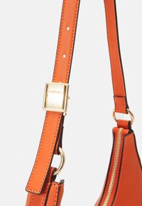 Valentino Bags NEASY - Håndveske - arancio