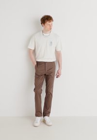 DOCKERS ORIGINAL SLIM - Chinos - coffee quartz