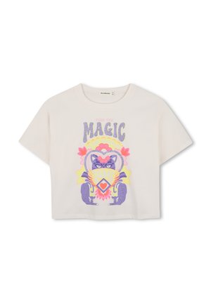 Witte cropped t-shirt met een kleurrijke afbeelding van een kat, bloemen, hart en de woorden "Find the Magic Today" aan de voorkant.