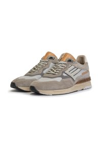 Gray suede sneakers with mesh side panels; brown leather accents; beige midsole; black outsole; flat shoelaces.