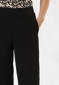 Cambio CAMERON - Stoffhose - schwarz