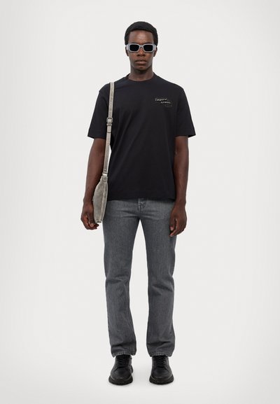 Emporio Armani Nyomott mintás póló - black