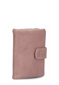 Compact dusty pink leren portemonnee met een klittenbandsluiting en een textuurafwerking, rechtopstaand op een witte achtergrond.