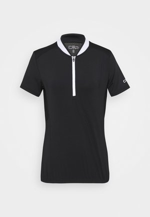 T-shirt de sport noir à manches courtes avec col zippé blanc et logo sur la manche gauche, présenté sur fond uni.