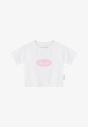 Camiseta blanca de algodón de manga corta con un logotipo ovalado rosa y texto blanco que dice "Another Cotton Lab", centrado en el pecho.
