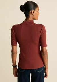 Next HALF SLEEVE HIGH NECK TSTANDARD - Tricou basic - brown