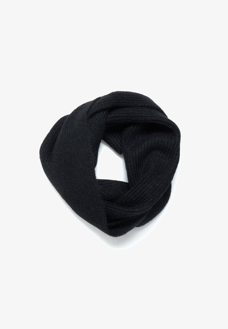 Melna adīta bezgalības šalle ar teksturētu ribu dizainu, ar cilpas formu vieglai valkāšanai un siltumam.