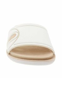 Infradito bianche con una parte superiore ampia, caratterizzate da una superficie texturizzata e un design curvo. La suola è beige con una leggera accentuazione rosa.