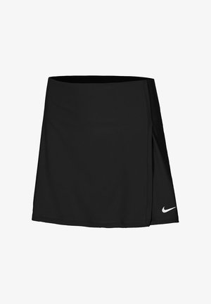 Skort atlético preto, feito de tecido suave, com um design envolvente, cintura elástica e um pequeno logotipo branco da Nike no lado esquerdo.
