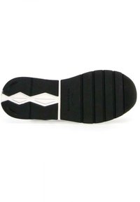 Sola di scarpa in gomma nera con scanalature verticali e un motivo a diamante centrale. Presenta una striscia di accento bianco vicino al centro.