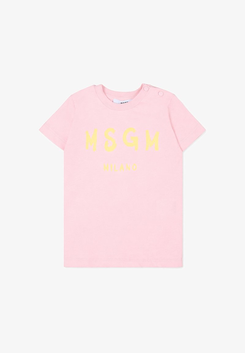 Roze baby-T-shirt met korte mouwen, voorzien van gele "MSGM MILANO" tekst en twee drukknoopjes op de linkerschouder voor gemakkelijk aantrekken.