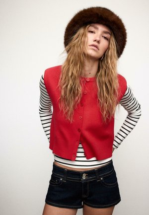 WITH PADDED SHOULDERS - Weste - red