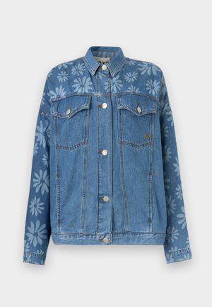 Μπλε τζιν μπουφάν με κλείσιμο με κουμπιά, τσέπες με καπάκι στο στήθος και ελαφριά λουλουδένια σχέδια στο πάνω μέρος του στήθους και στα μανίκια.