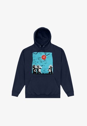 Marineblaues Hoodie mit einem Grafikdesign von Spielzeugbären vor einer blauen Backsteinmauer, über denen ein rotes Herz schwebt. Vorderer Taschenbereich; aus Baumwollmaterial.