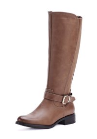 Bota de cuero marrón hasta la rodilla con punta cuadrada, costuras laterales y una correa con hebilla alrededor del tobillo. Tacón de bloque bajo para mayor estabilidad.