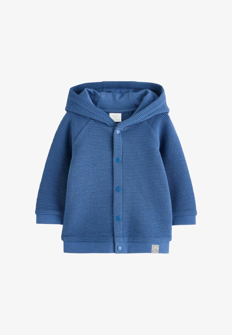 Blauwe textuur gebreide babyhoodie met drukknoopjes aan de voorkant, lange mouwen en een vastgemaakt kap.