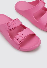 IGOR KAI - Sandalias planas - pink