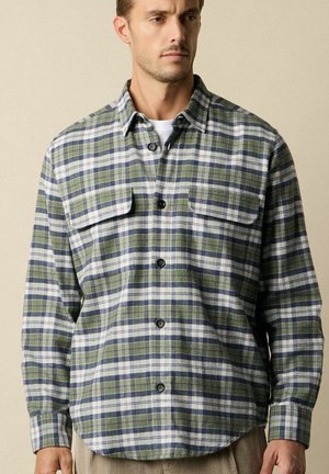 WITH FLAP POCKETS - Camicia - green