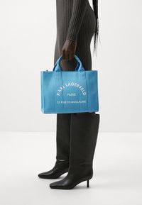 KARL LAGERFELD SQUARE MEDIUM TOTE - Rankinė - ciel blue