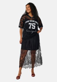 Zizzi MIT LOCKERER PASSFORM - Pusero - black bright white