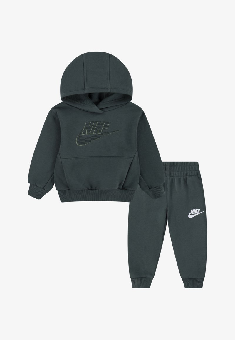 Nike Sportswear FUTURA WRAP PANT UNISEX SET - Pantalones deportivos - vintage green