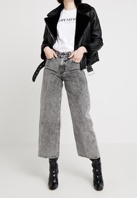 Diesel Vaqueros a campana - moon washed